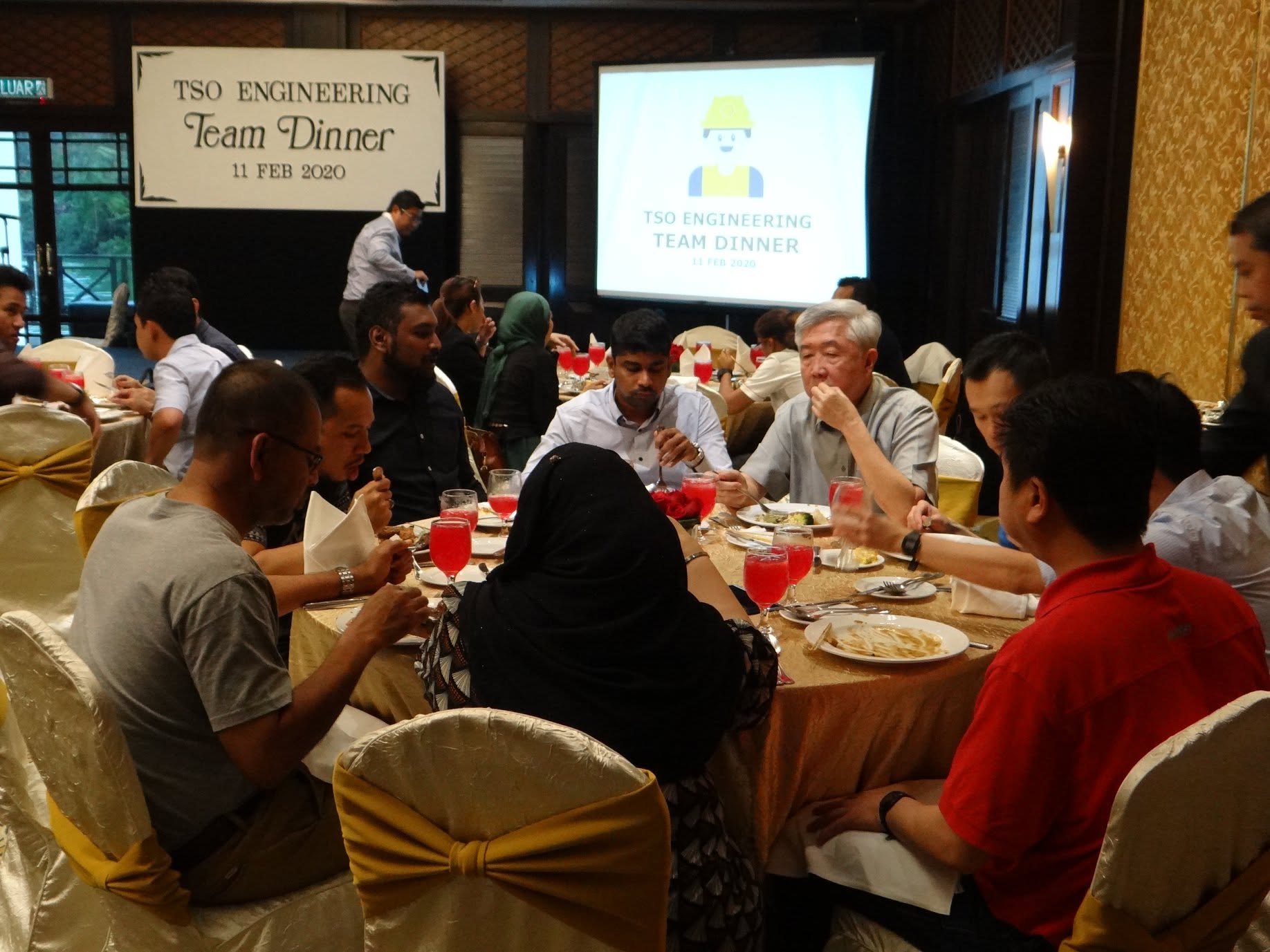 TSO Engineering employees participating in face-to-face team building activities